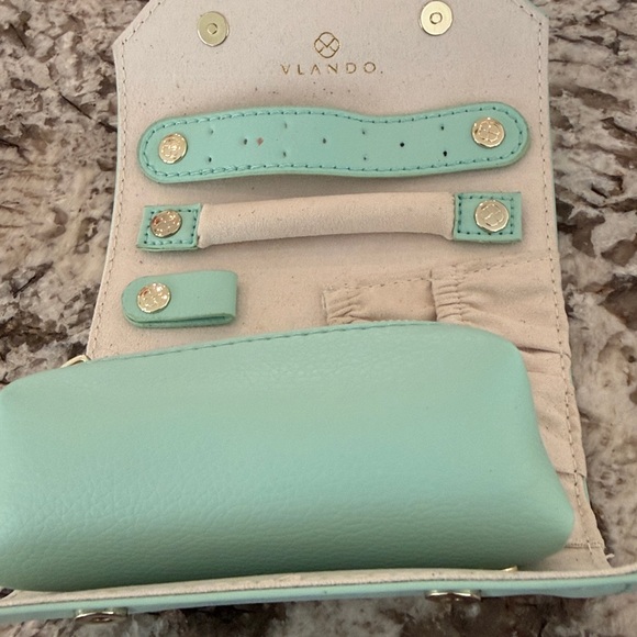 Vegan Leather Mint Green Travel Jewelry Organizer Compact Roll Up Case NWOT - Picture 12 of 17